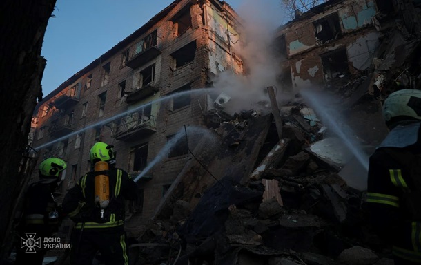 У зруйнованому будинку в Києві вже п ять загиблих