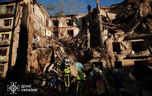 Появились кадры ударов России по Киеву