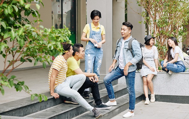 Іспанія прихистить студентів, яким США відмовили у візі