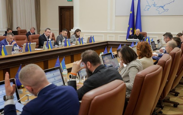 Уряд вирішив збільшити видатки на 449 млрд