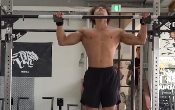 Кореєць встановив новий світовий рекорд з кількості підтягувань