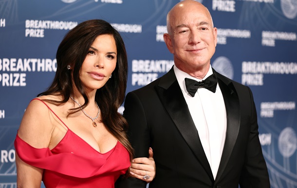 Через протести у Венеції Безос змінив місце святкування