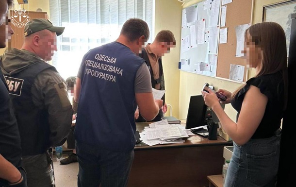 Офіцери ЗСУ заробили мільйони на  мертвих душах 