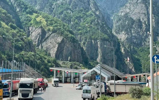 Украина эвакуирует граждан с границы между РФ и Грузией