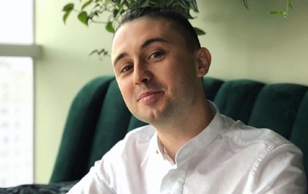 Тарас Тополя показав символ надії після удару по своєму будинку