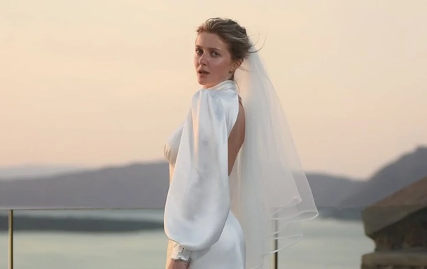 KOLA впервые показала свадебные фотографии