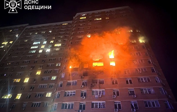 Горели три этажа: появились кадры удара по Одессе