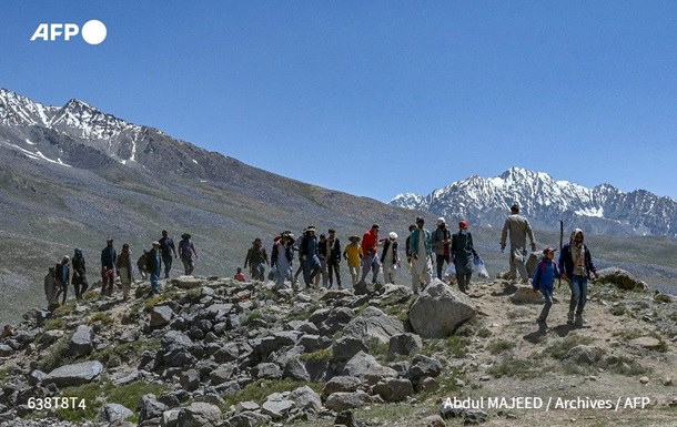У Пакистані заміноване авто в їхало у військовий конвой: 16 загиблих