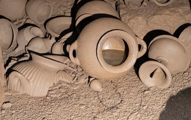 В Італії виявили унікальну неторкнуту гробницю віком понад 2700 років