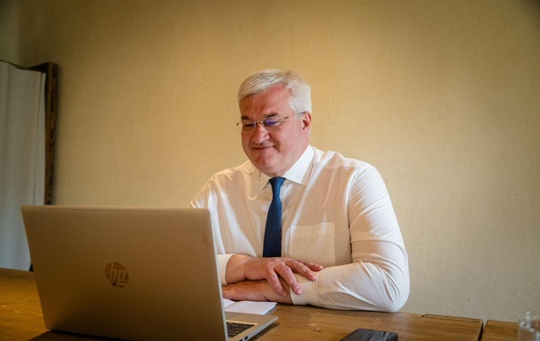 МИД запустил цифровой нотариат для украинцев за границей