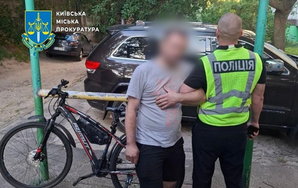 У Києві обстріляли автомобіль волонтерки