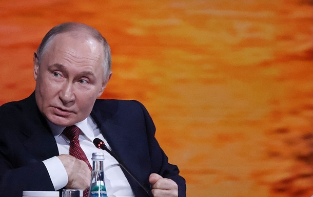 СМИ узнали подробности разговора Макрона с Путиным