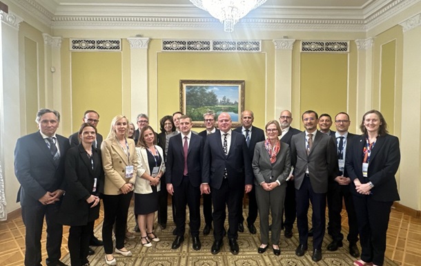 В Украину прибыла делегация послов ОБСЕ впервые за восемь лет