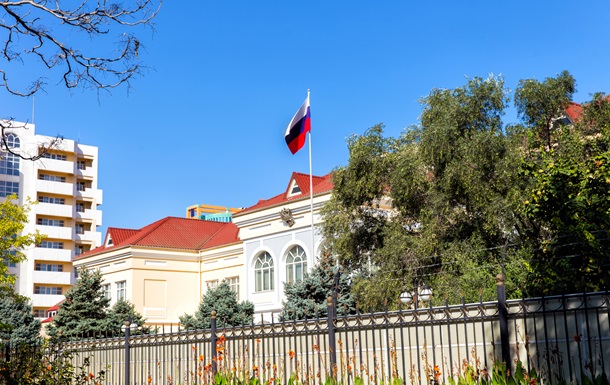 Россияне в Азербайджане жалуются на избиения и проверки