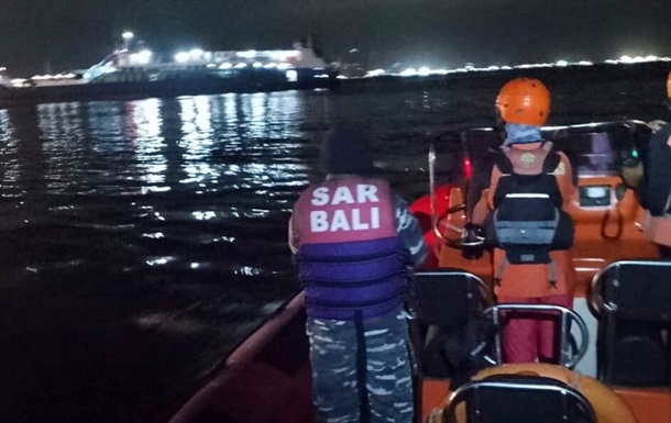 У берегов Бали затонул пором с 65 людьми