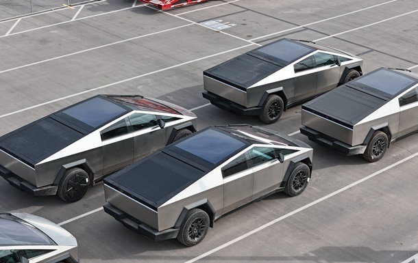 Продажи Tesla Cybertruck упали до пяти тысяч за квартал