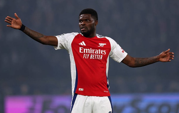 Принуждение к сексу: экс-футболист Арсенала предстанет перед судом 