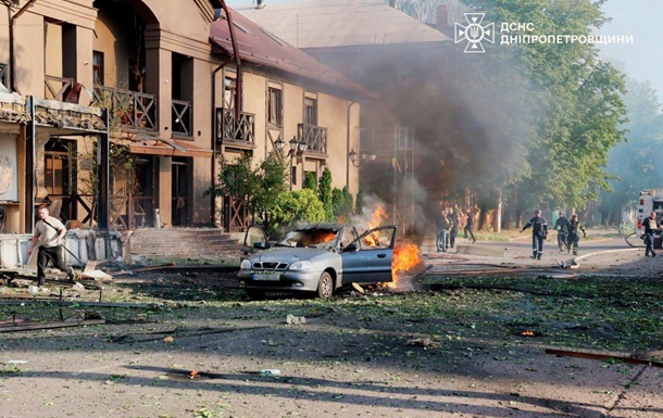 Повторная атака на Кривой Рог: ГСЧС показала фото последствий