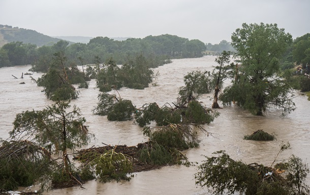 Внезапное наводнение в Техасе накрыло детский лагерь: есть жертвы