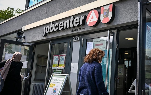 Німеччина втратила лідерство в ЄС за кількістю заявок на притулок