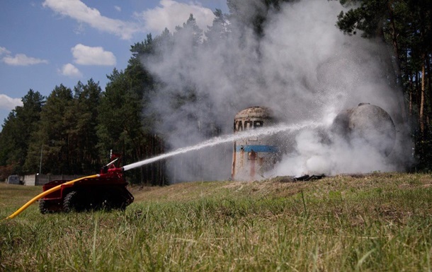 У ДСНС з явився український робот-пожежник