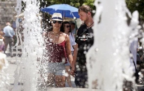 В Греции из-за 40-градусной жары вводят обязательные перерывы в работе