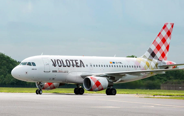 В аеропорту Італії чоловіка засмоктало у двигун літака