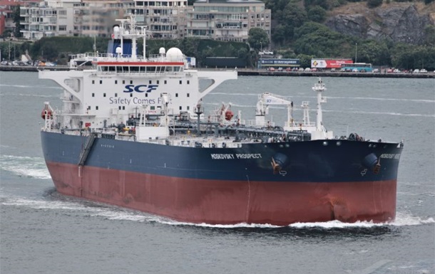Россия зарегистрировала теневой танкер на страну без выхода к морю - СМИ