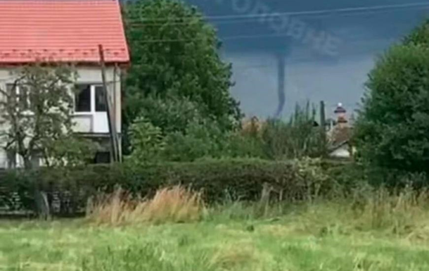 На Львовщине зафиксировали смерч