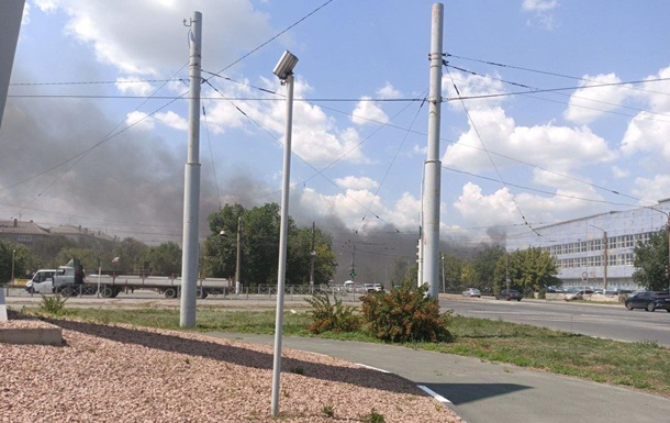 В РФ загорелся завод по производству деталей РСЗО