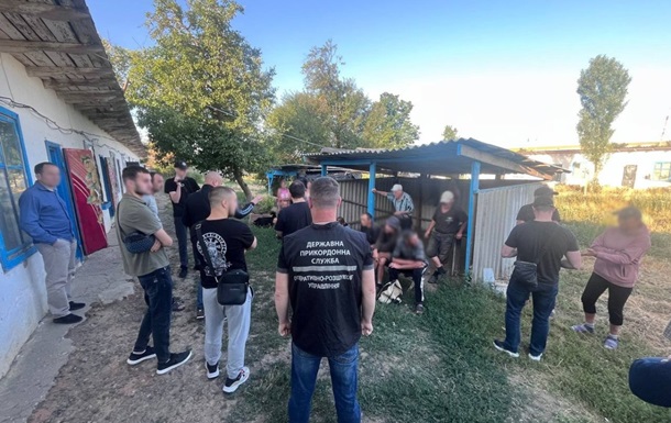 На Дніпропетровщині затримали банду, яка тримала у рабстві 16 осіб