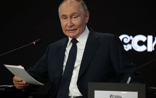 Рейтинг Путина упал до минимума с 2022 года