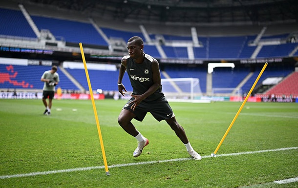 Челси за Николаса Джексона взвинчивает цену до небес