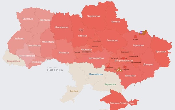 У Києві, Чернівцях та Луцьку пролунали вибухи