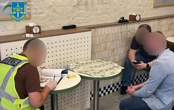 У Києві працівника суду за гроші  допомагав  колегам оновити дані в ТЦК