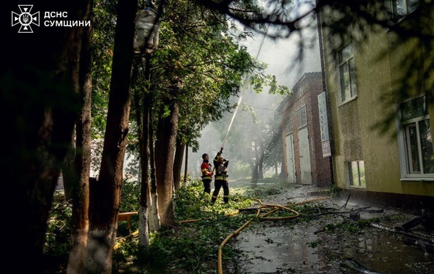 В Сумах россияне вновь нанесли удар по месту, где работали спасатели