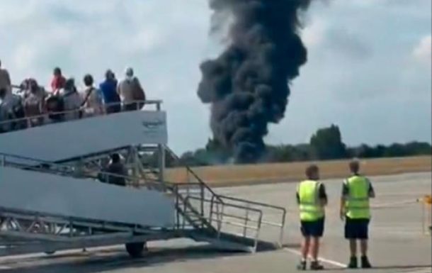 Авіакатастрофа у Британії: внаслідок падіння літака є загиблі