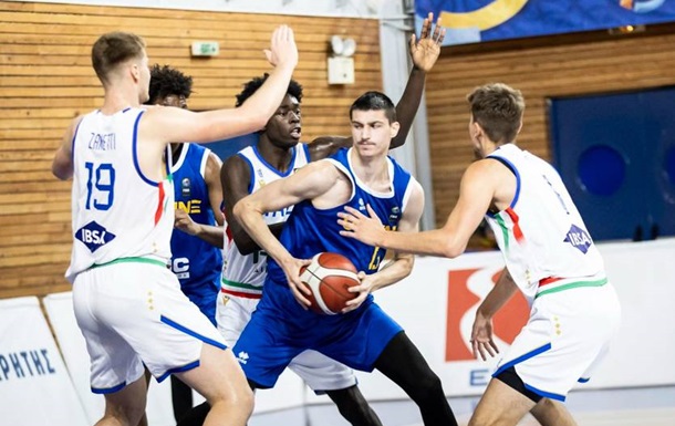 На Євробаскеті U-20 збірна України програла фінальний матч у групі