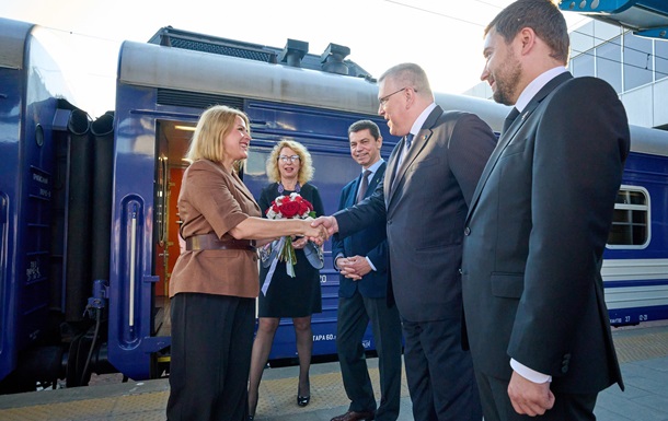 Прем єр-міністр Латвії приїхала до Києва