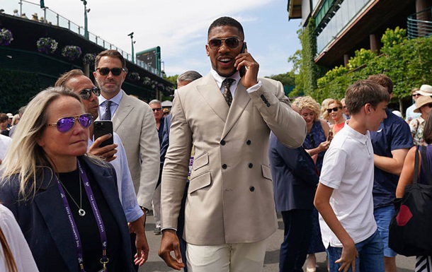 Вемблі чекає зірок: названі запрошені гості на бій Усик - Дюбуа