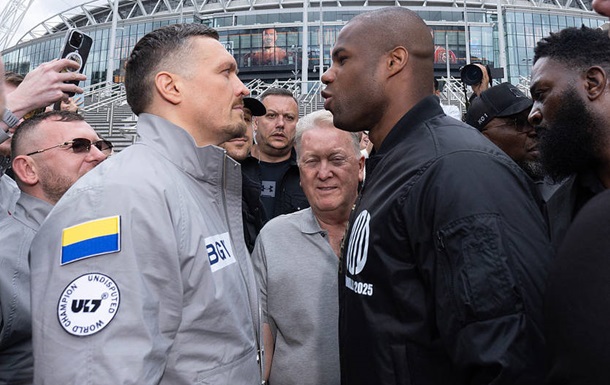 Усик і Дюбуа провели черговий поєдинок поглядів