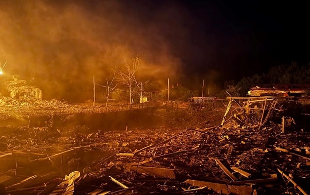 У Краматорську після удару РФ виникла пожежа в багатоповерхівці