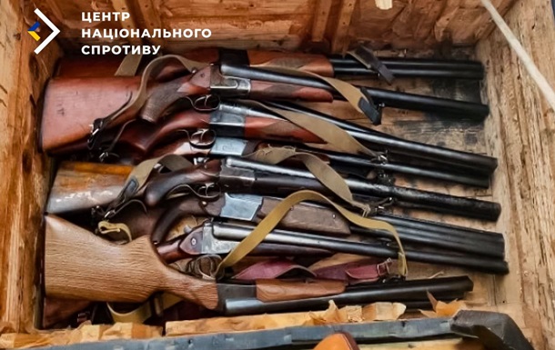 Оккупанты на ВОТ изымают у украинцев оружие и передают своей армии - ЦНС