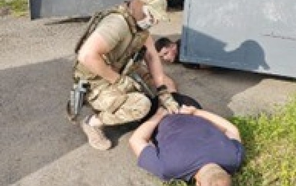 Викрито масштабну схему контрабанди авто під виглядом допомоги ЗСУ