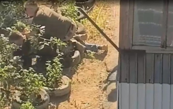 ДБР розслідує побиття чоловіка людьми у військовій формі в Миколаєві