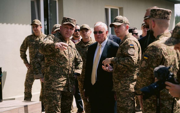 Келлог відвідав тренування Нацгвардії