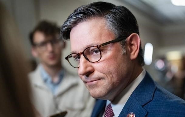 Майк Джонсон выступил против Трампа в  деле Эпштейна  - СМИ