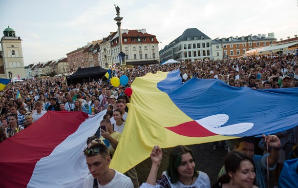 Польша закроет приюты для большинства беженцев из Украины