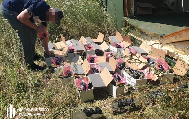 ДБР викрило схованку зі списаними нічниками на території частини