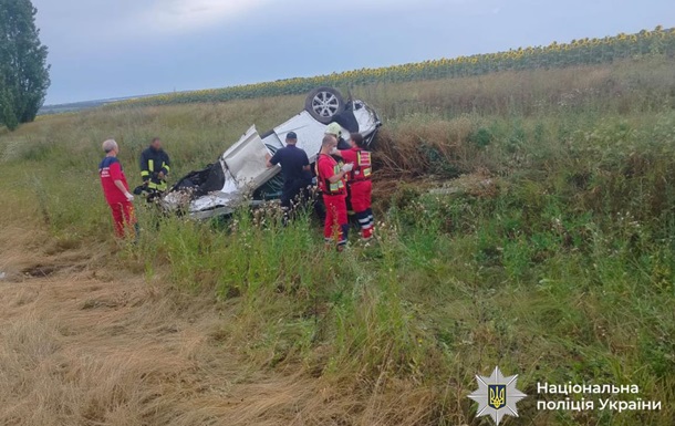 На трасі Київ - Одеса перекинувся Lexus: загинула 29-річна водійка
